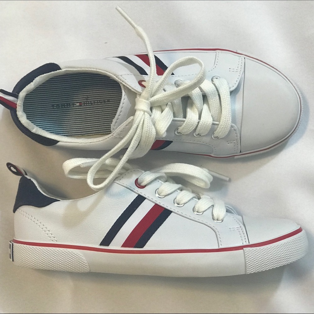 Brand new Tommy Hilfiger Sneaker girls size 13